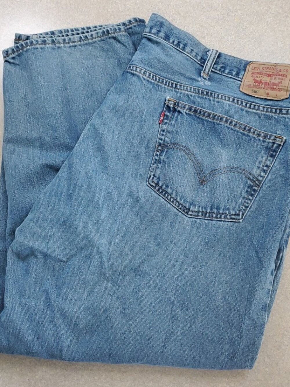 Vintage Levis 560 Jeans Mens 48x29 Blue Wash Comfort Fit Relaxed Tapered Y2K